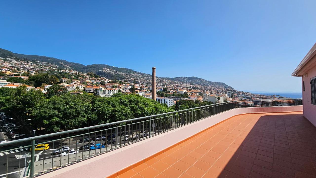 Garden And Seaview Apartment - Free Parking Funchal  Buitenkant foto