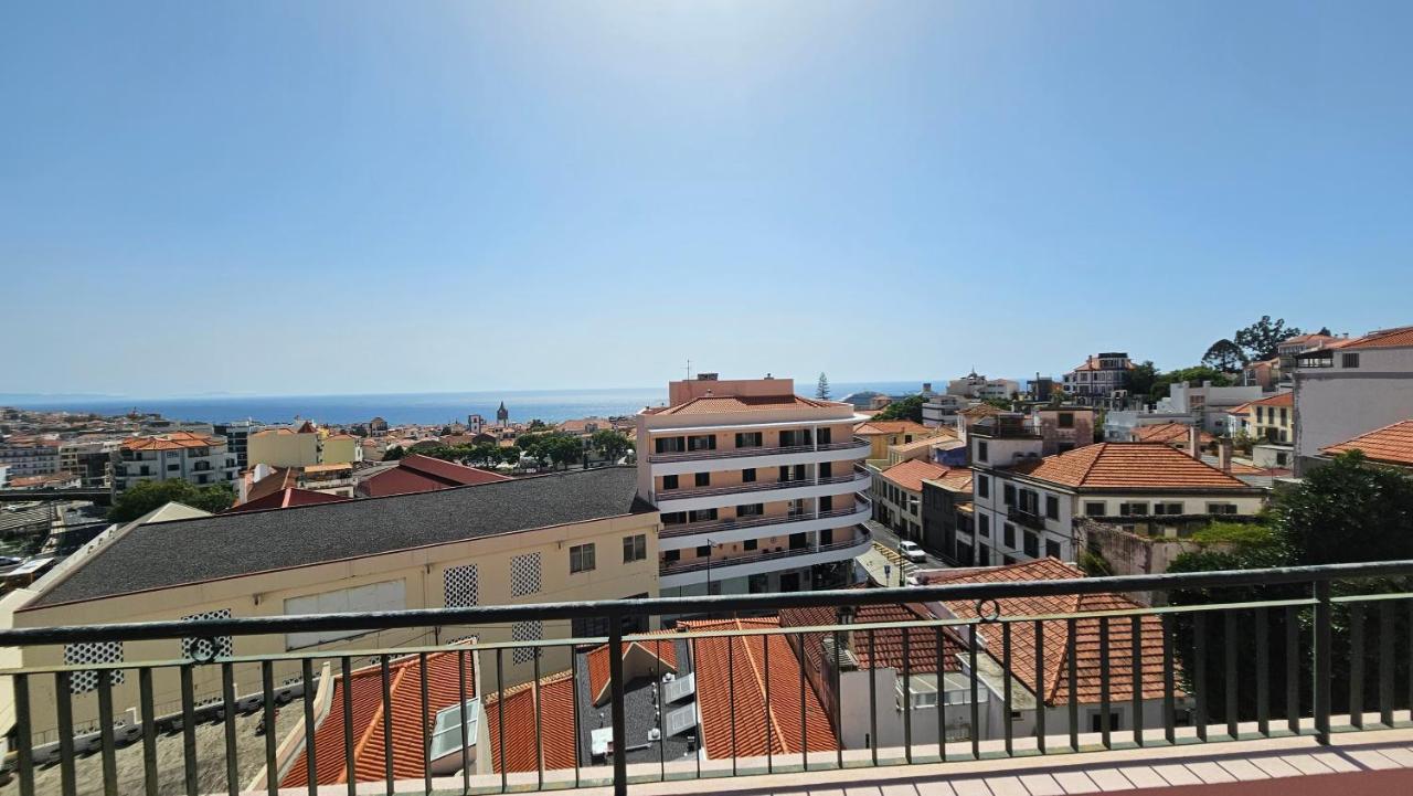 Garden And Seaview Apartment - Free Parking Funchal  Buitenkant foto